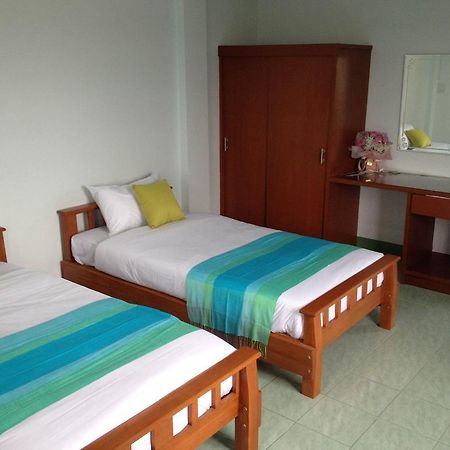 Baan Mitreejit Apartment Сурат Тхани Стая снимка