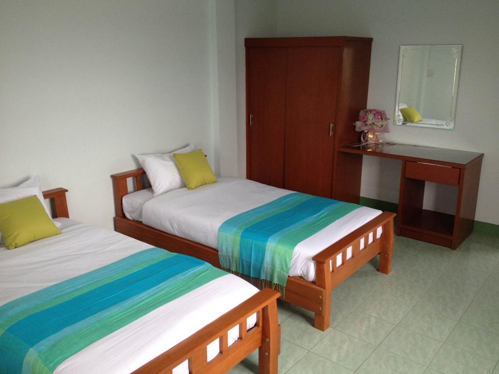 Baan Mitreejit Apartment Сурат Тхани Стая снимка