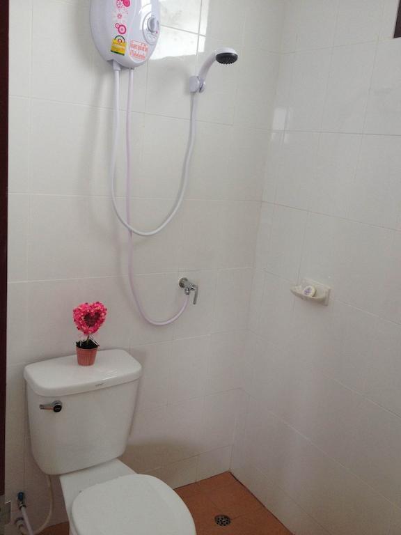 Baan Mitreejit Apartment Сурат Тхани Стая снимка
